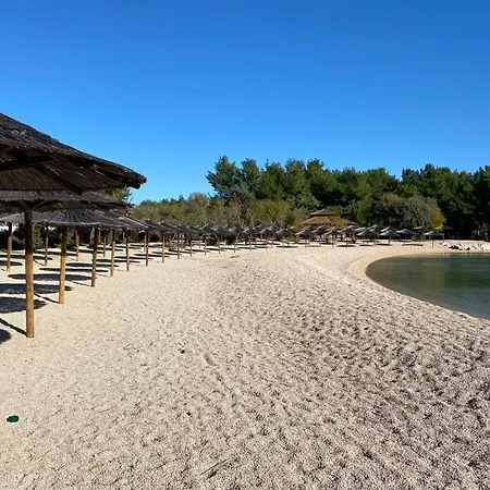 Plavi Biser アパート シベニク