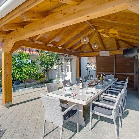 Plavi Biser アパート シベニク