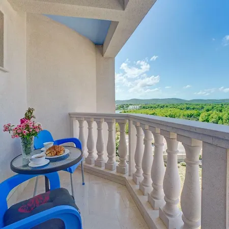 Plavi Biser Apartment *