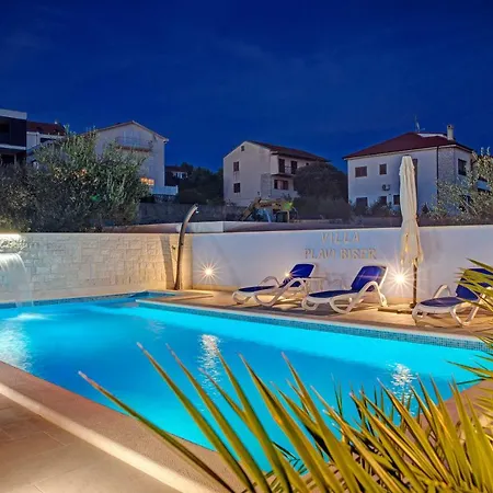 アパート Plavi Biser シベニク