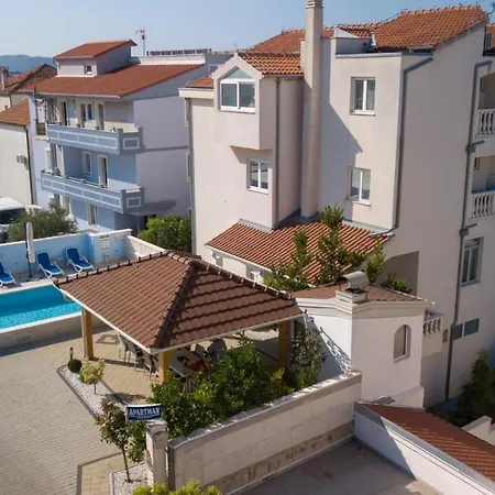 Plavi Biser Apartment